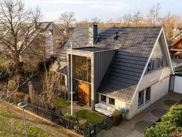 Huis te koop Kamerlingh Onnesstraat 56 in Almere voor € 1.025.