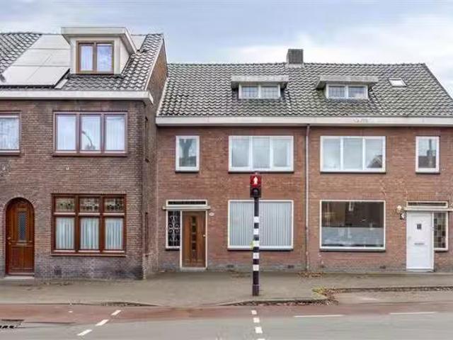 Huis te koop Kardinaal de Jongplein 6 in Tilburg voor € 300.000