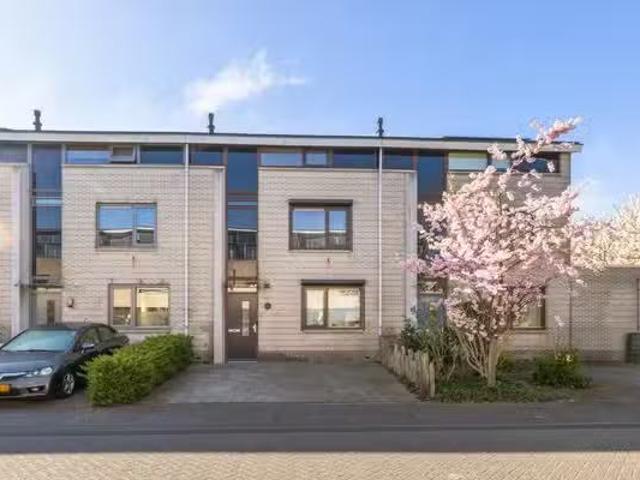 Huis te koop Klimtstraat 34 in Almere voor € 485.000