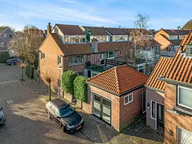 Huis te koop Kroeskarper 13 in Leiden voor € 695.000