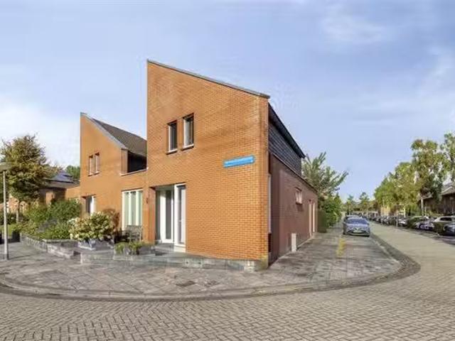 Huis te koop Holbeinstraat 113 in Almere voor € 495.000
