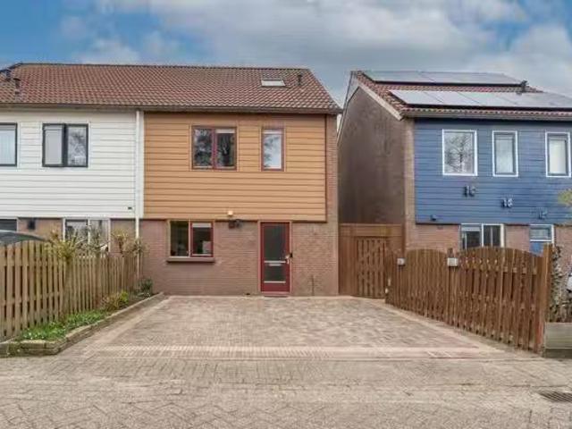 Huis te koop Haarspitstraat 93 in Purmerend voor € 415.000