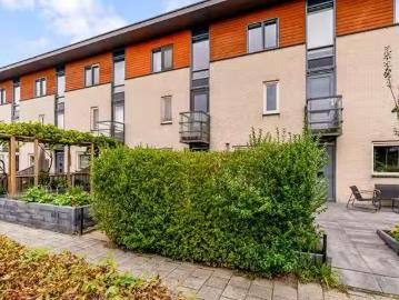 Huis te koop Hennahof 15 in Almere voor € 415.000
