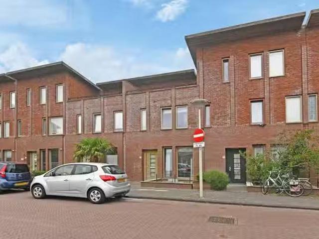 Huis te koop Hugo Verrieststraat 76 in Den Haag voor € 425.000