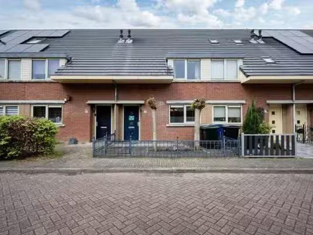 Huis te koop J. J. Slauerhoffstraat in Almere voor € 445.000