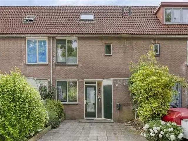 Huis te koop Jachtwagenstraat 17 in Purmerend voor € 400.000