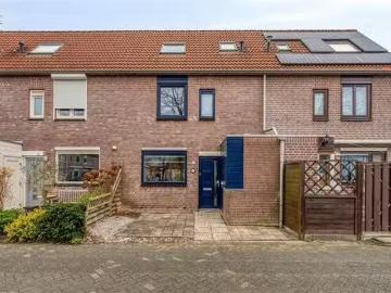 Huis te koop Jan Rijksenstraat 90 in Almere voor € 380.000