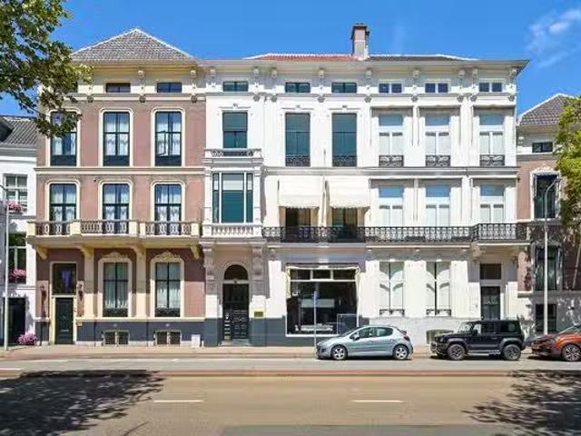 Huis te koop Jan van Nassaustraat 28 in Den Haag voor € 1.420.