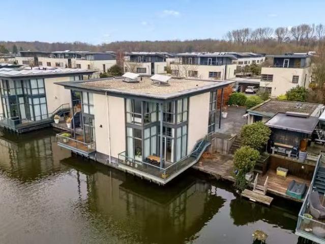 Huis te koop Ommelandvaart 58 in Almere voor € 635.000