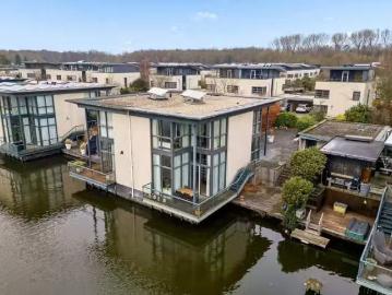 Huis te koop Ommelandvaart 58 in Almere voor € 635.000