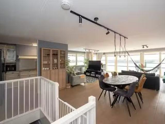 Huis te koop Oosterhoutstraat 37 in Almere voor € 405.000