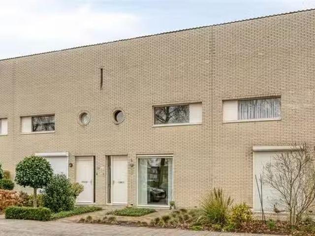 Huis te koop Oldenzaalsingel 11 in Tilburg voor € 395.000