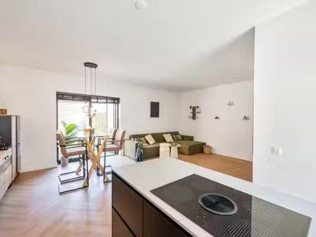 Huis te koop Oranje Pan 11 in Almere voor € 390.000