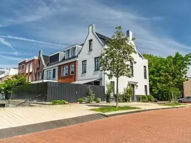 Huis te koop Oude Vest 53 in Leiden voor € 895.000