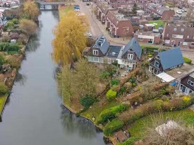 Huis te koop Overgouw 103 in Almere voor € 785.000
