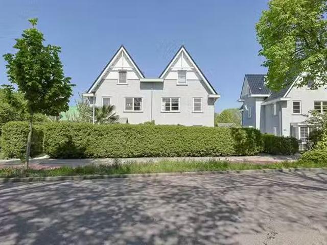 Huis te koop Overrijn 19 in Leiden voor € 1.195.000