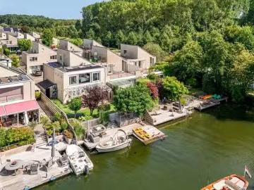 Huis te koop Loefzijde in Almere voor € 975.000