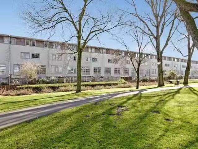 Huis te koop Lau Mazirellaan 131 in Den Haag voor € 475.000