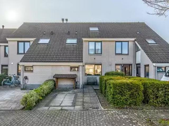 Huis te koop Laan van Magisch Realisme 21 B in Rotterdam voor.