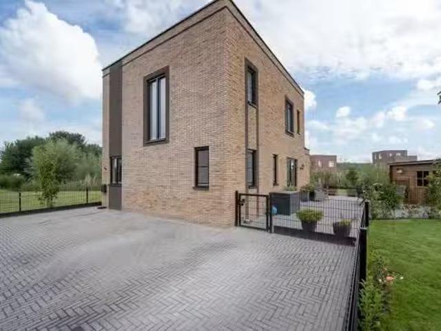 Huis te koop Leguaanstraat in Almere voor € 685.000
