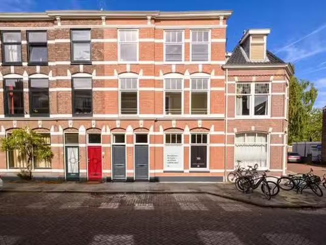 Huis te koop Lusthoflaan 7 in Leiden voor € 395.000