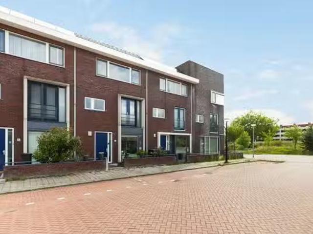 Huis te koop Lyceumlaan 4 in Vlaardingen voor € 500.000