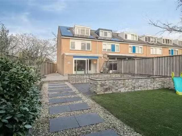 Huis te koop Michael Faradaystraat in Almere voor € 525.000