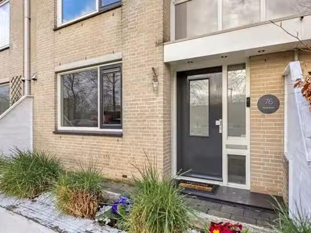 Huis te koop Middachtenlaan 76 in Almere voor € 575.000