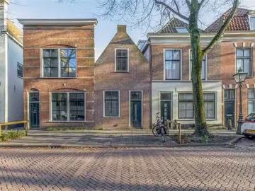 Huis te koop Middelstegracht 19 in Leiden voor € 395.000