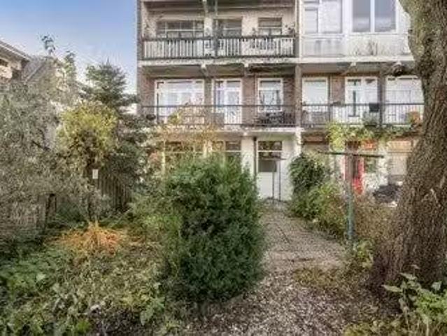 Huis te koop Mr. Troelstrastraat 51 in Vlaardingen voor € 275.