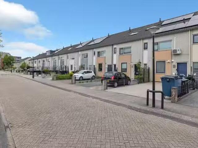 Huis te koop Novemberstraat 50 in Almere voor € 492.500