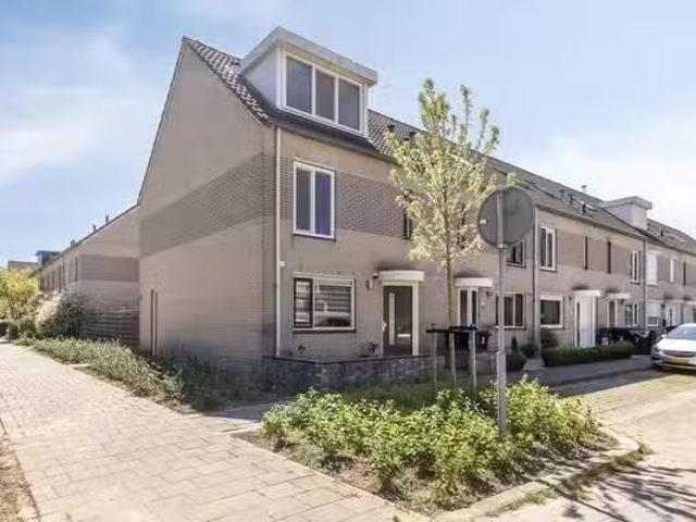 Huis te koop Nat King Colestraat 12 in Almere voor € 450.000