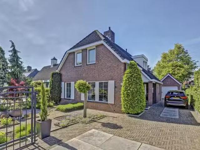 Huis te koop Nellenweg 11 in Venlo voor € 700.000