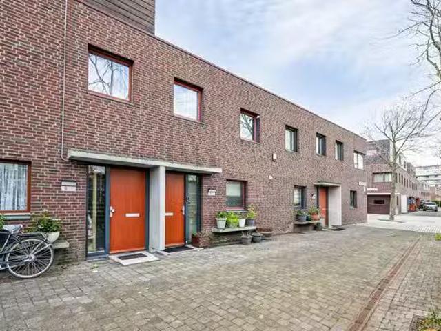 Huis te koop Niek Engelschmanpark 4 in Den Haag voor € 450.000