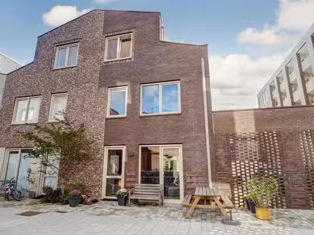 Huis te koop Nieuwendammer Molenpad 21 in Amsterdam voor € 1.0.