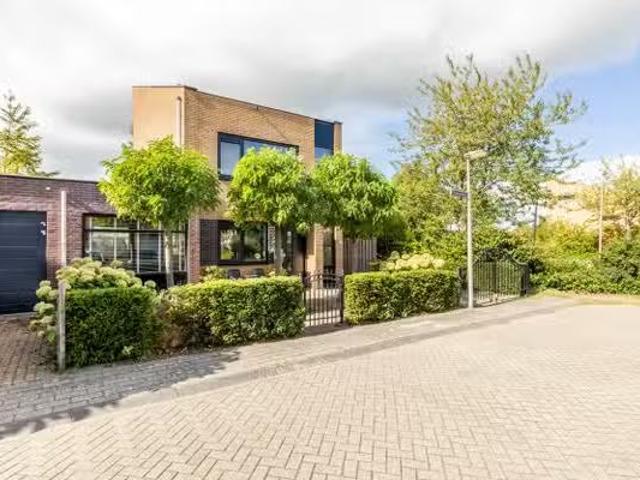 Huis te koop Saarland 66 in Purmerend voor € 650.000