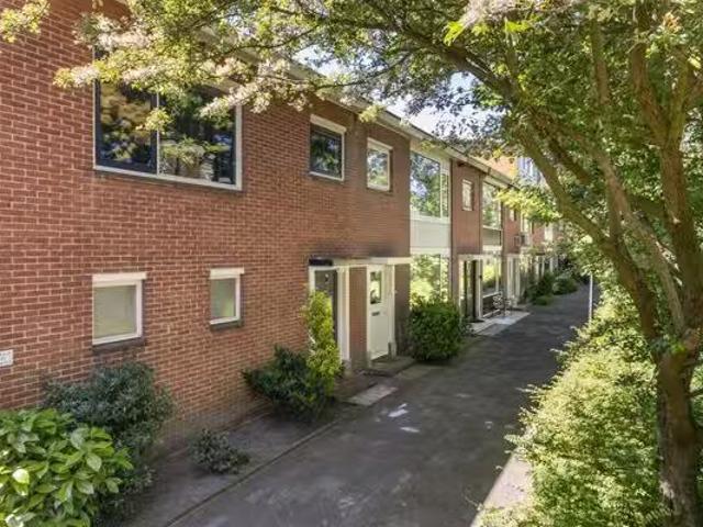 Huis te koop Samuel Esmeijerstraat 241 in Vlaardingen voor € 4.