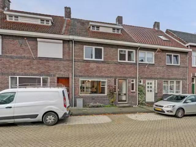 Huis te koop Schenck van Nijdeggenstraat 15 in Venlo voor € 32.