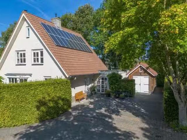 Huis te koop Senecalaan 12 in Almere voor € 880.000