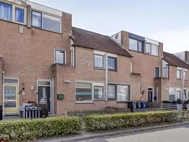 Huis te koop Sibeliuspad 32 in Almere voor € 400.000