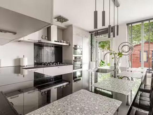 Huis te koop Spanderswoudstraat 27 in Almere voor € 425.000