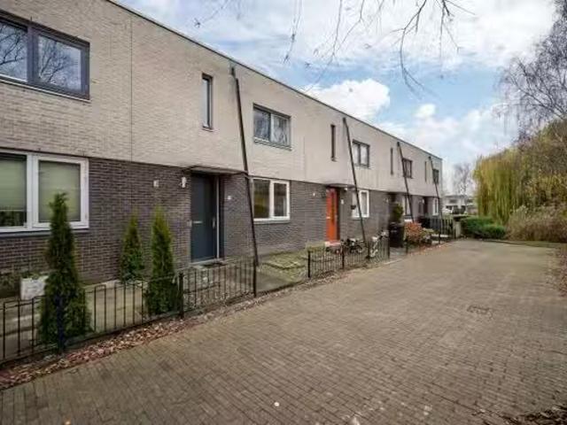 Huis te koop Spitsbergen in Almere voor € 415.000