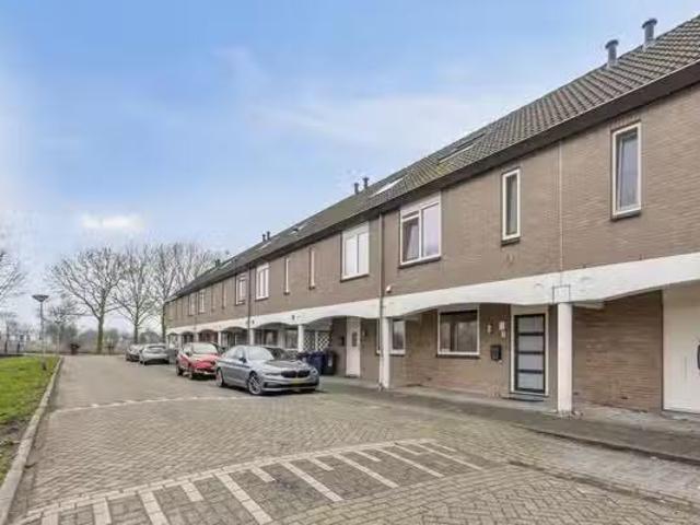 Huis te koop Steven Vennecoolstraat 4 in Almere voor € 395.000