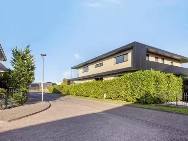 Huis te koop Strandloperlaan in Almere voor € 1.650.000