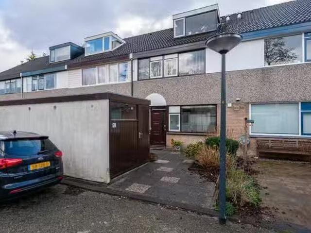 Huis te koop Strandschelpenbank 6 in Leiden voor € 490.000