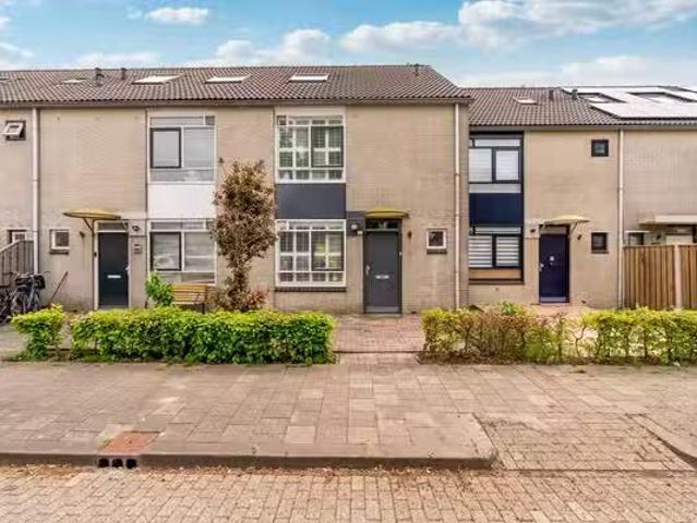 Huis te koop Strijkmolenstraat 16 in Almere voor € 425.000