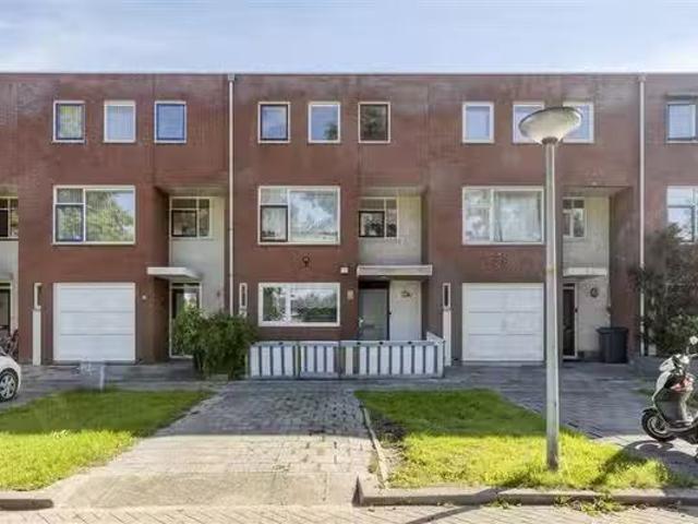 Huis te koop Parkwijklaan 93 in Almere voor € 525.000