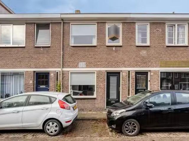 Huis te koop Pelikaanstraat 27 in Tilburg voor prijs op aanvraag