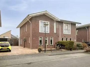 Huis te koop Pembastraat 21 in Almere voor € 530.000