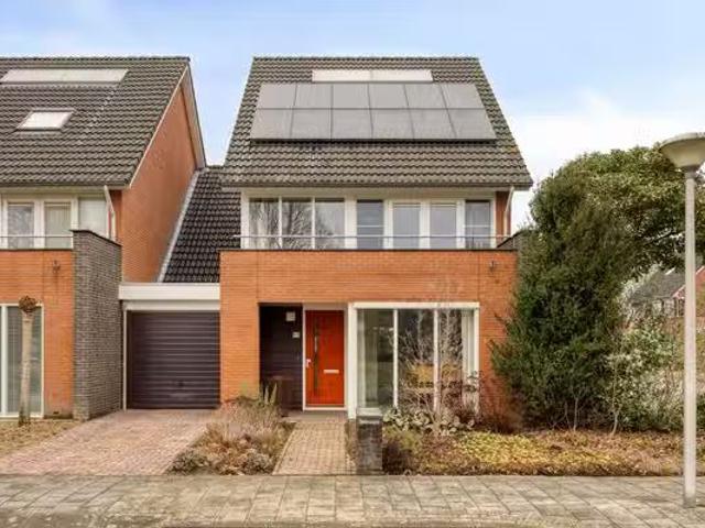 Huis te koop Robijnring 69 in Eindhoven voor € 749.000
